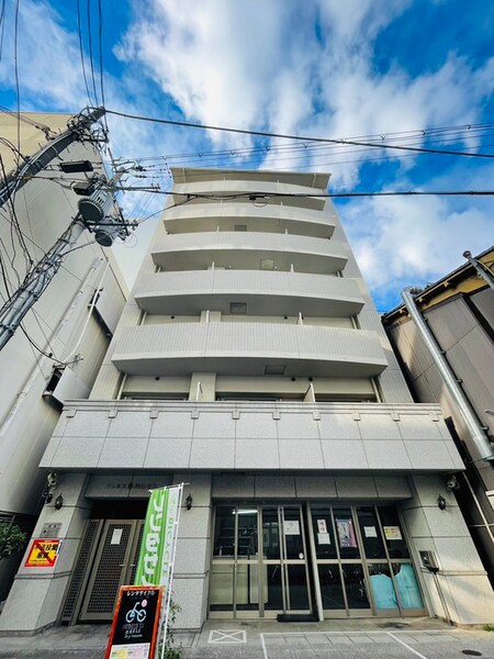 ジュネス四条烏丸外観写真