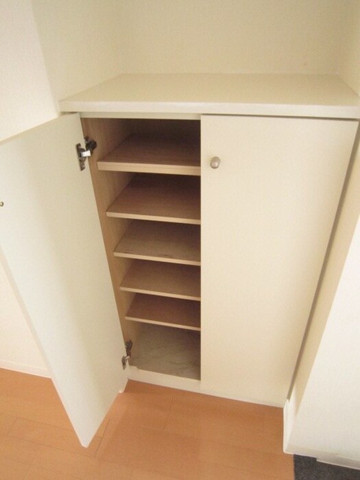 物件内観写真13　(靴箱)