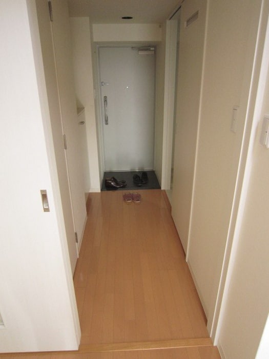 物件内観写真16　(玄関)