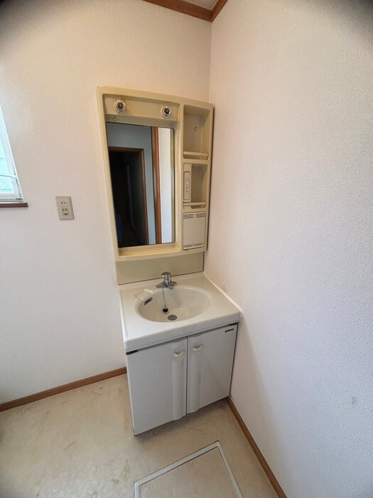 物件内観写真9　(洗面)