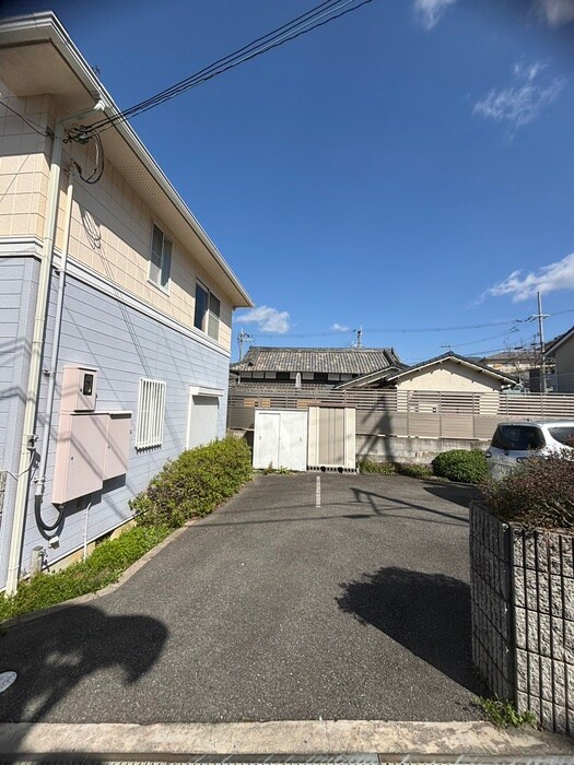 物件外観写真4　(駐車場)