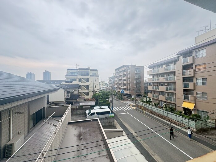 物件内観写真16　(室内からの展望)