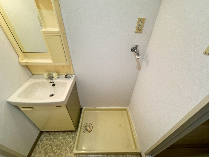 物件内観写真17　(洗濯機置場)