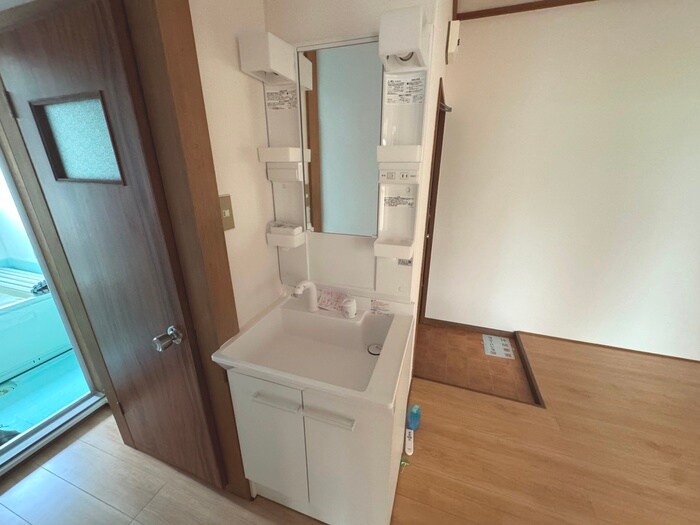 物件内観写真9　(洗面)