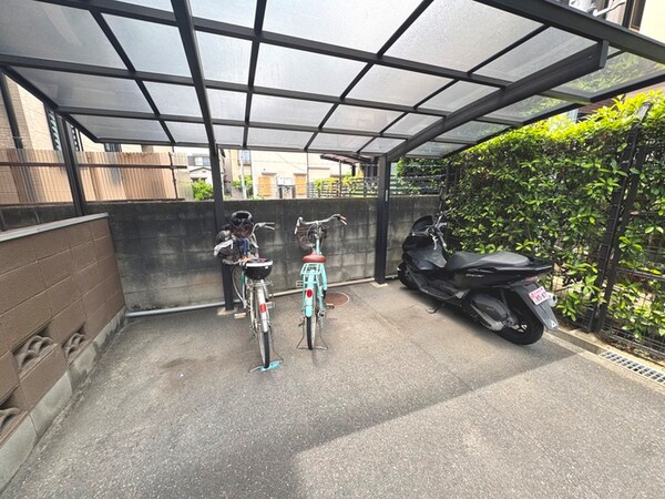 バイク置き場