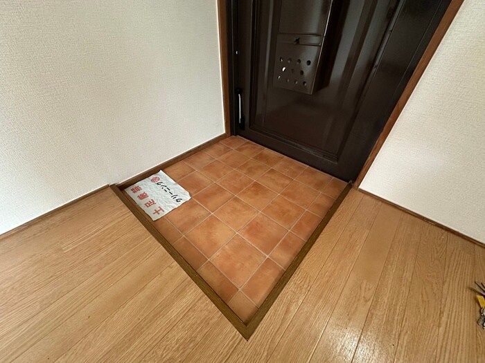 物件内観写真15　(玄関)