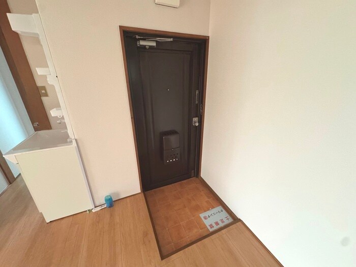 物件内観写真17　(玄関)