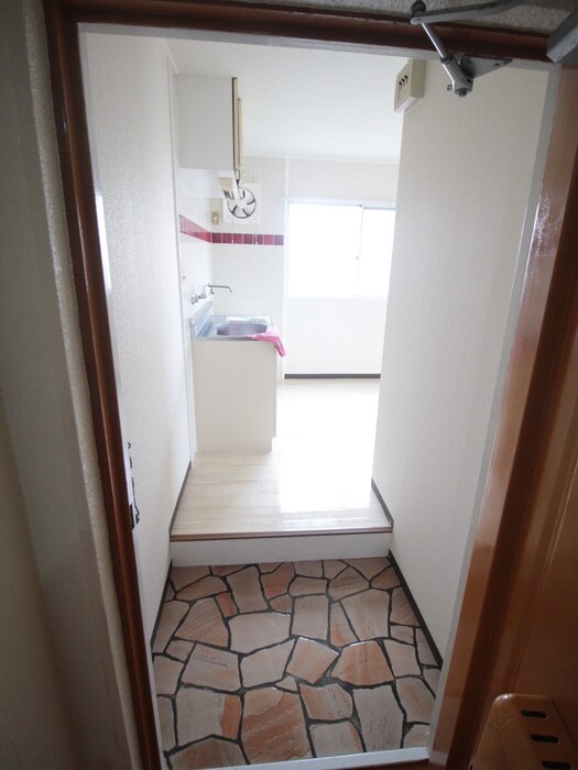 物件内観写真7　(玄関)