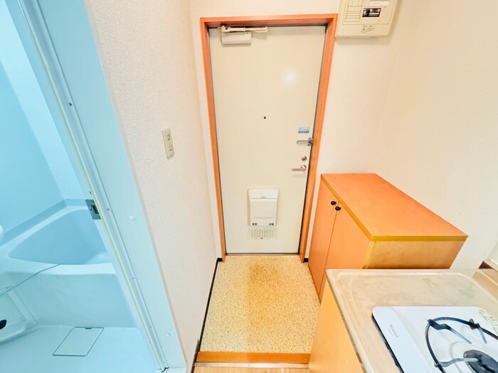 物件内観写真14　(玄関)