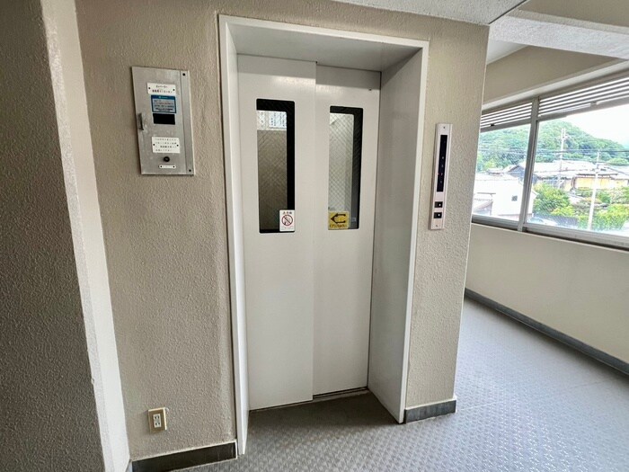 物件外観写真6　(建物設備)