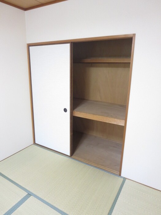 物件内観写真10　(収納)