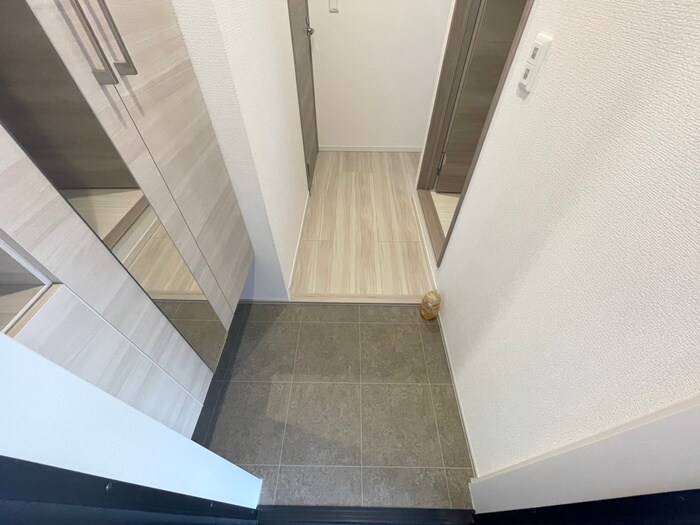 物件内観写真16　(玄関)