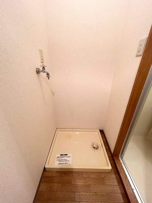 物件内観写真16　(洗濯機置場)