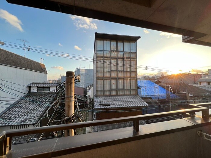 物件内観写真16　(玄関)