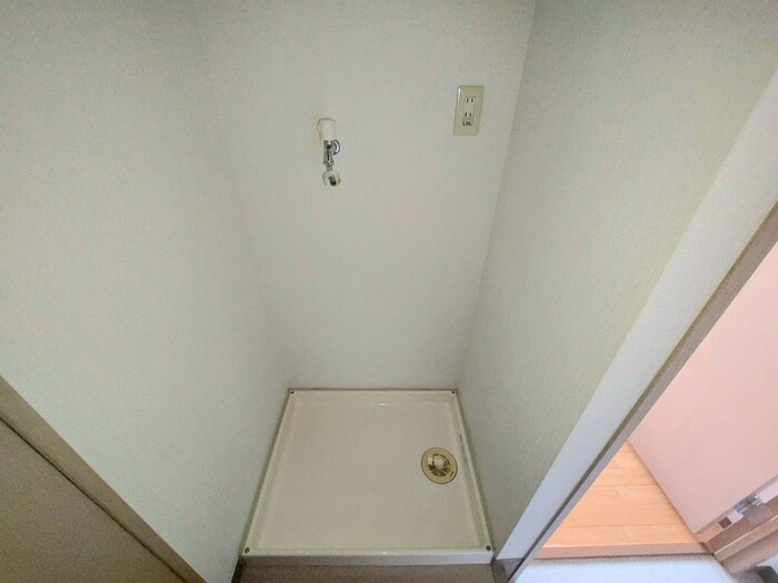 物件内観写真13　(洗濯機置場)