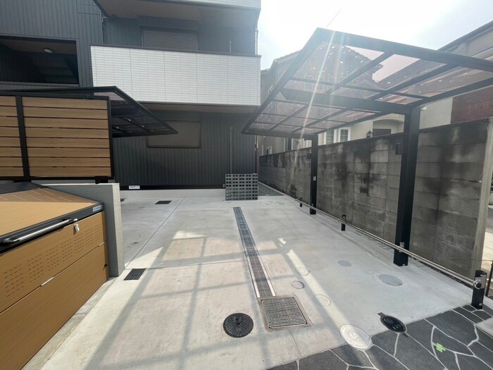 物件外観写真4　(駐輪場)