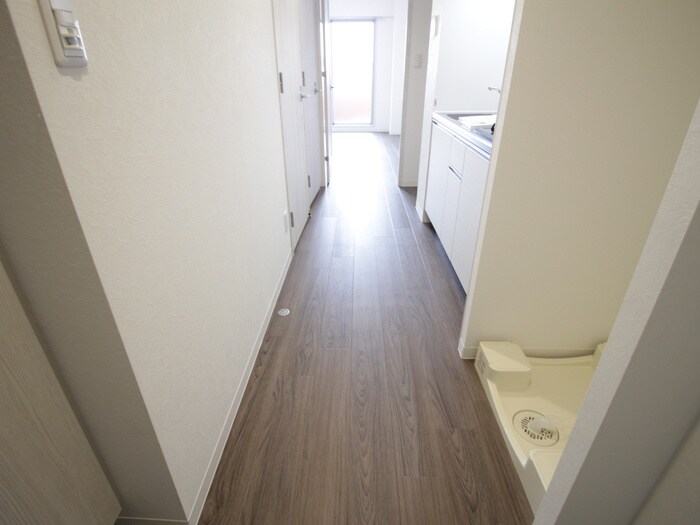 物件内観写真9　(廊下)