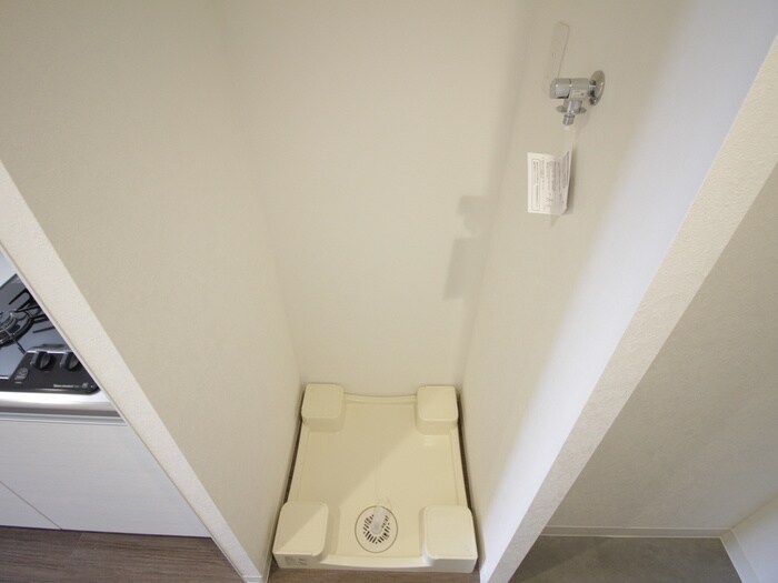 物件内観写真10　(洗濯機置場)