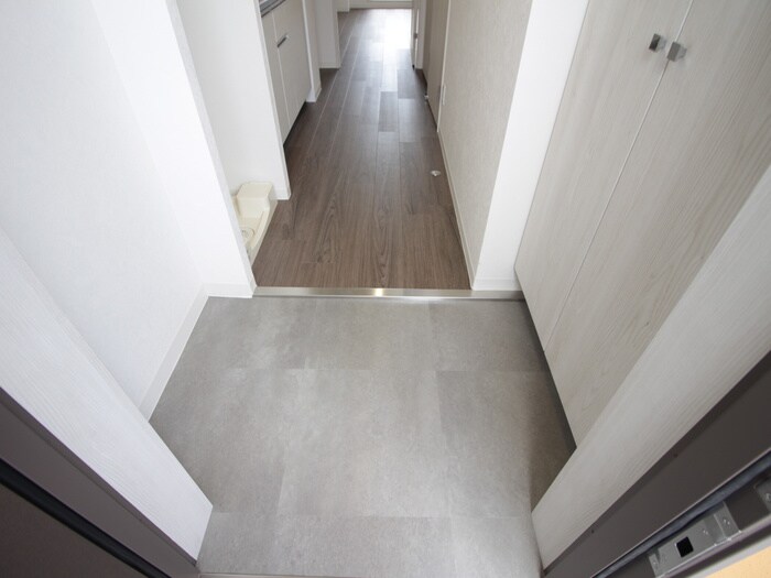 物件内観写真14　(玄関)