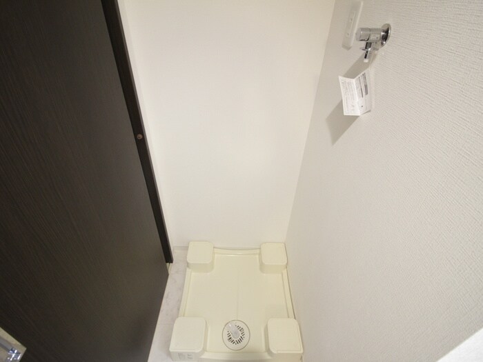 物件内観写真18　(洗濯機置場)