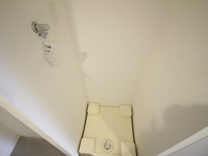 物件内観写真18　(洗濯機置場)