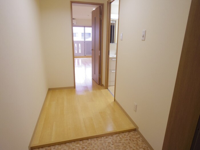 物件内観写真22　(玄関)