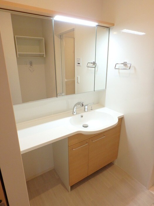 物件内観写真11　(洗面)