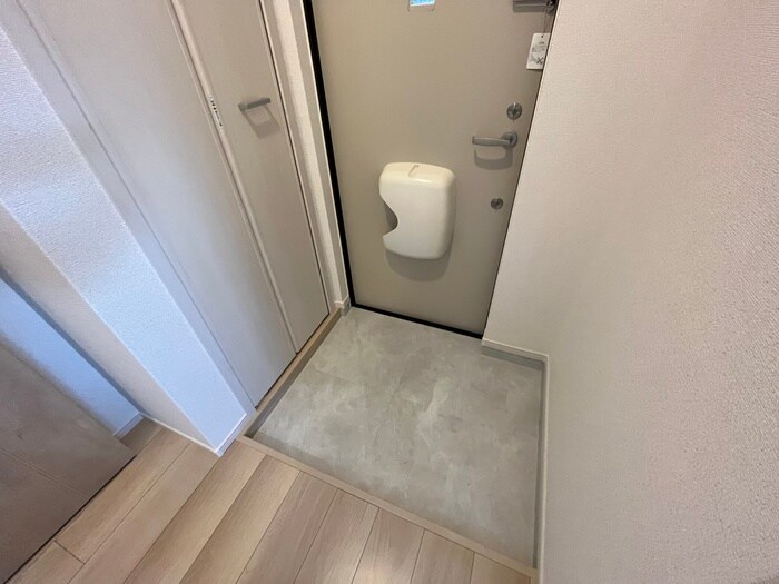 物件内観写真15　(玄関)