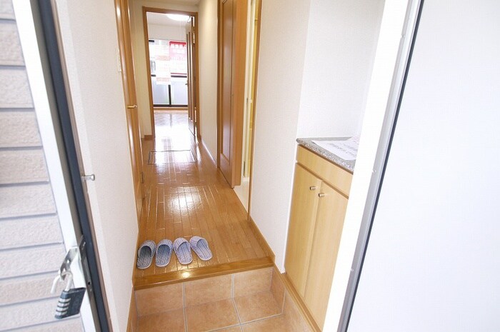 物件内観写真14　(玄関)