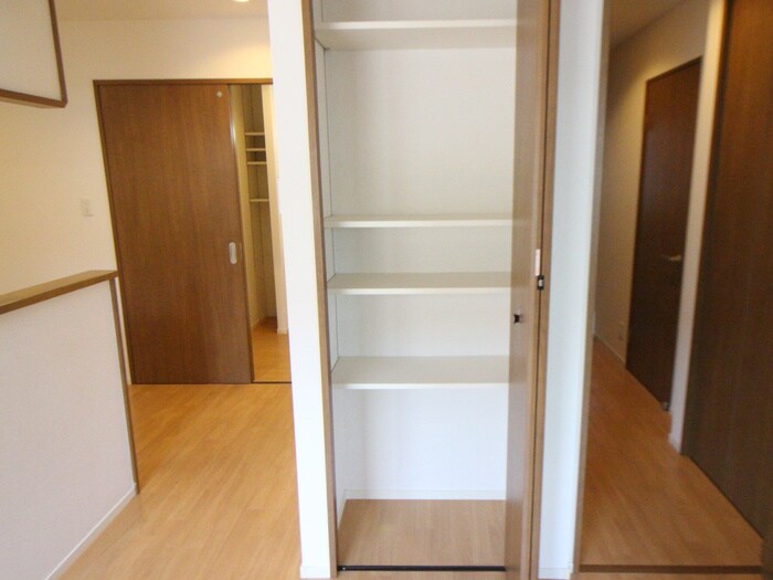 物件内観写真14　(収納)
