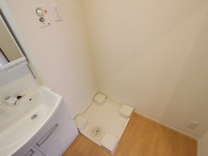 物件内観写真21　(洗濯機置場)