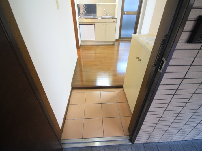 物件内観写真7　(玄関)