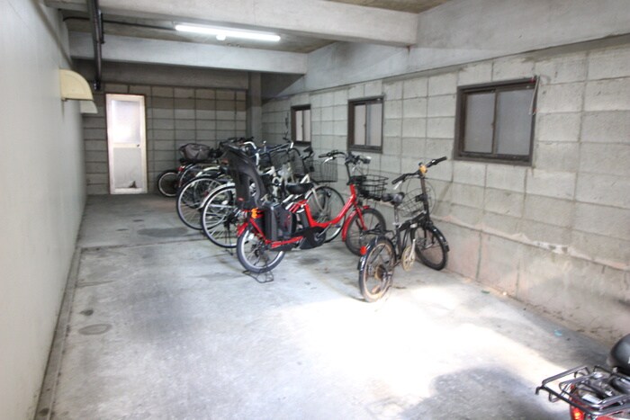 物件外観写真6　(駐輪場)