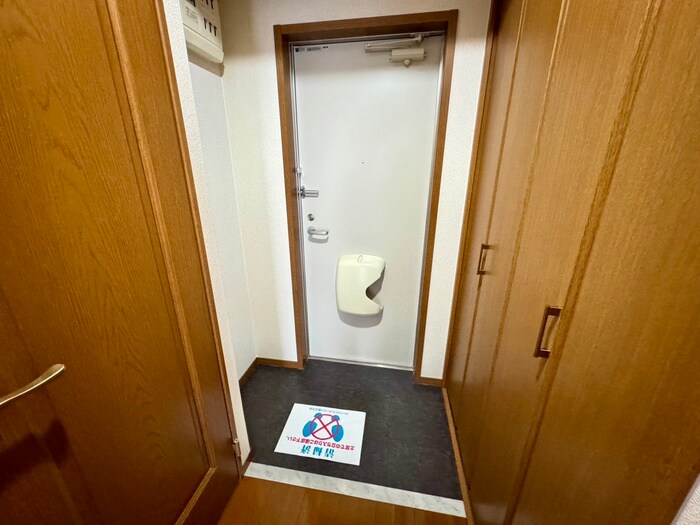 物件内観写真17　(玄関)