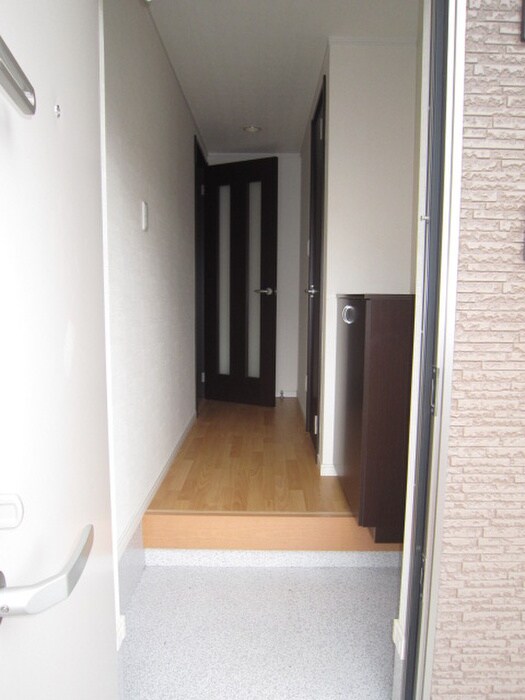 物件内観写真10　(玄関)