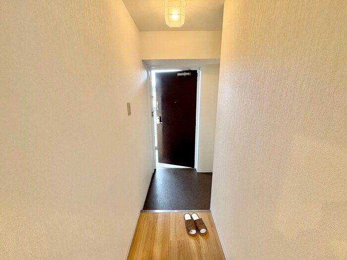 物件内観写真13　(玄関)