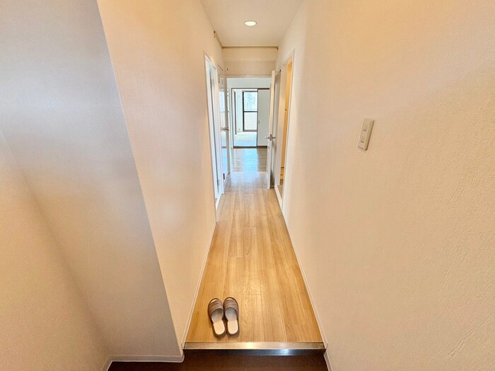 物件内観写真18　(廊下)