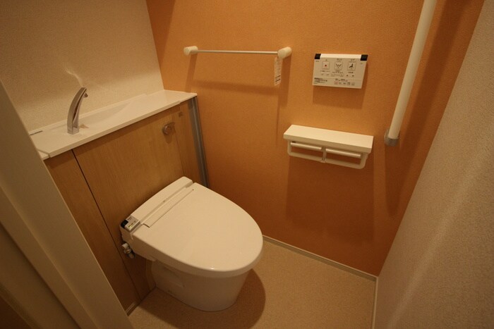 物件内観写真11　(トイレ)