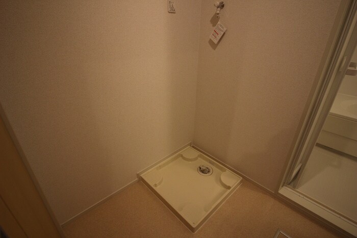 物件内観写真12　(洗濯機置場)