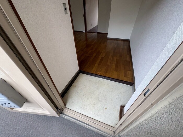 物件内観写真17　(玄関)