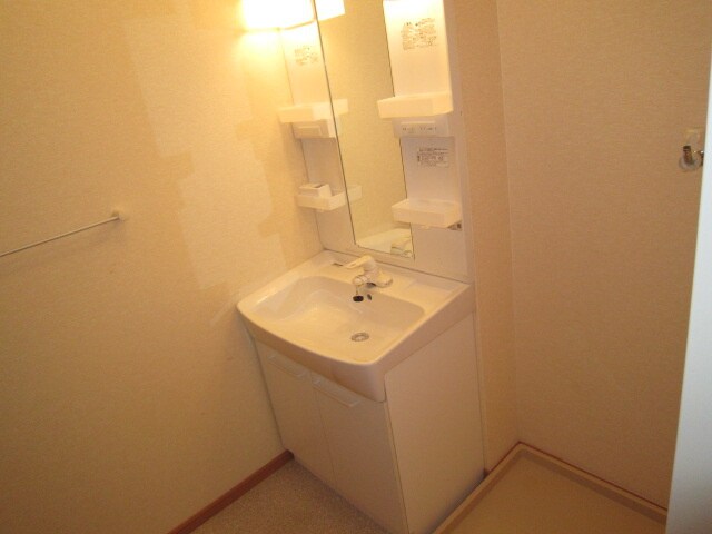 物件内観写真8　(洗面)