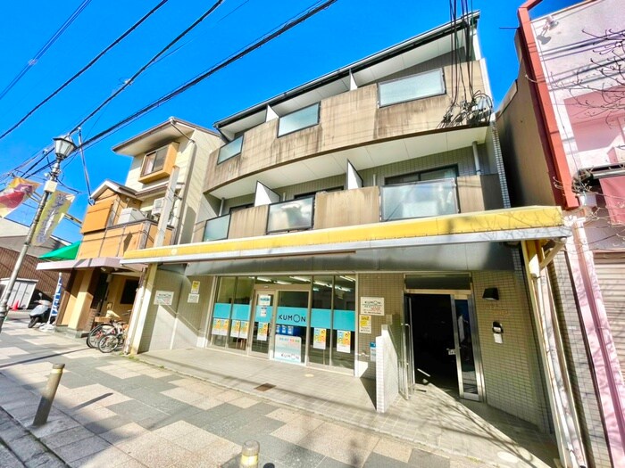 物件外観写真2　(バイク置き場)