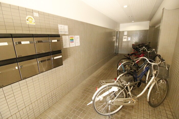 物件外観写真3　(駐輪場)