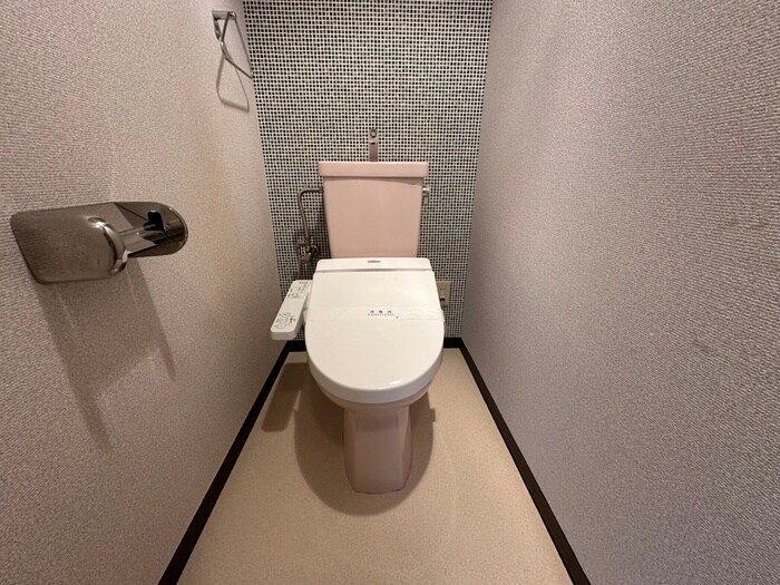 物件内観写真11　(トイレ)