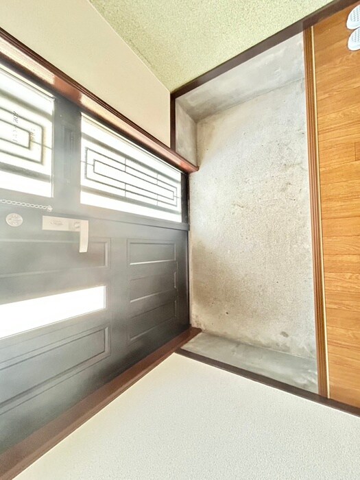 物件内観写真15　(玄関)