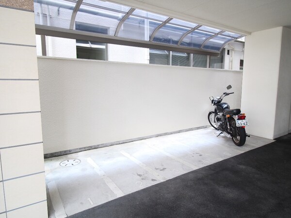 バイク置き場