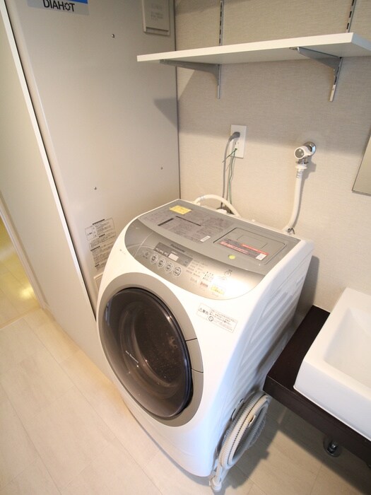 物件内観写真11　(洗濯機置場)