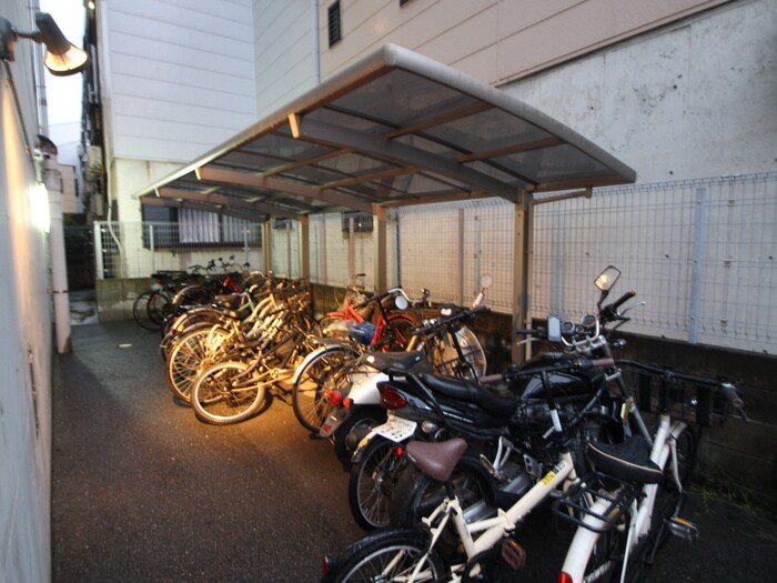 物件外観写真5　(駐輪場)