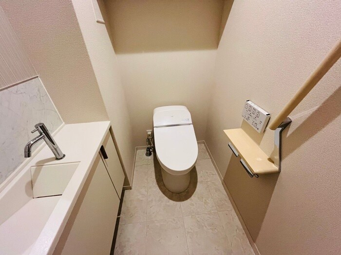 物件内観写真12　(トイレ)