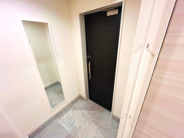 物件内観写真14　(玄関)